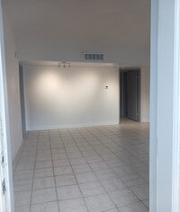 2021 Spenwick Dr photo'