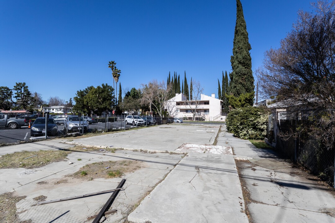 14554 W Moorpark St in Sherman Oaks, CA - Building Photo