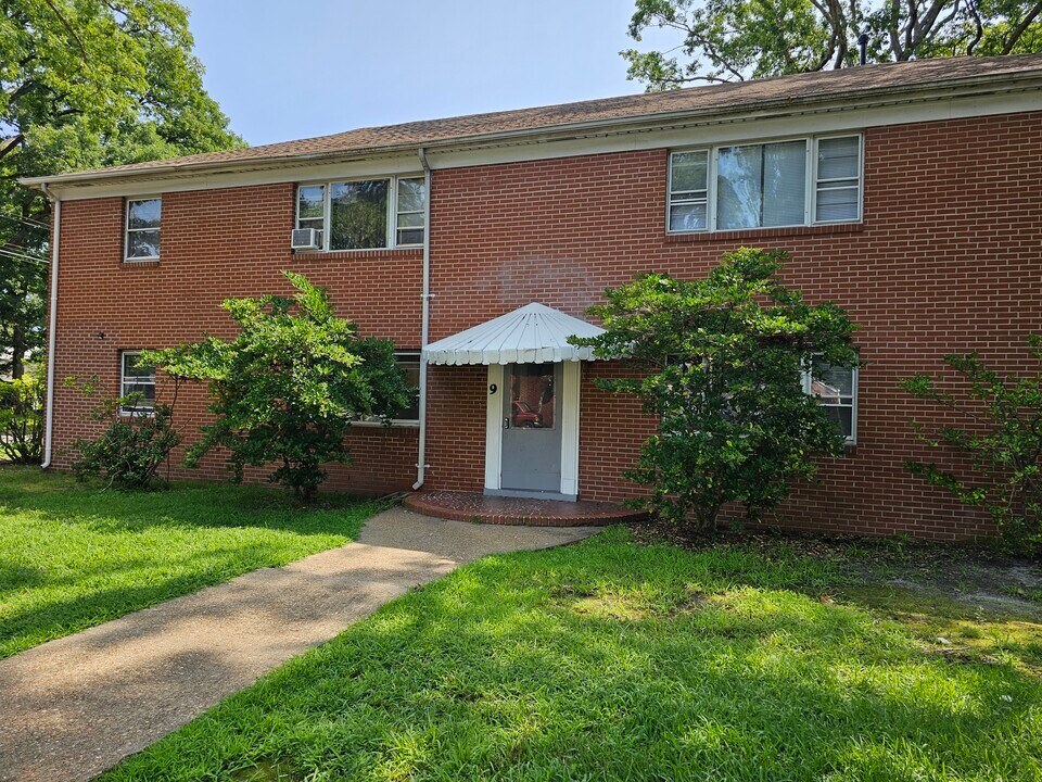 9 Morris St in Portsmouth, VA - Building Photo