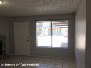 6004 Hill Dale Ct in Bakersfield, CA - Building Photo - Building Photo