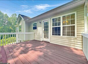 80 Corn Crib Dr in Newnan, GA - Building Photo - Building Photo