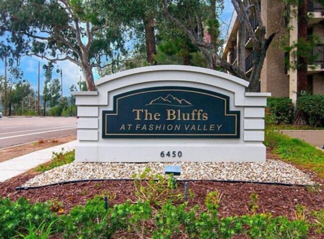 6304 Friars Rd in San Diego, CA - Building Photo - Building Photo