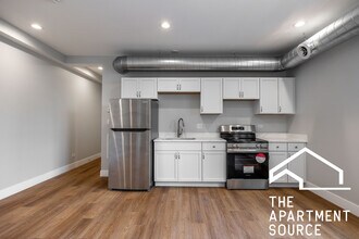 1219 W Devon Ave in Chicago, IL - Building Photo - Building Photo