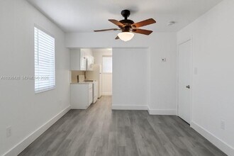 2265 SW 15th St in Miami, FL - Building Photo - Building Photo