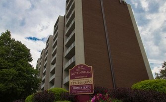 Nottingham Towers in Sarnia, ON - Building Photo