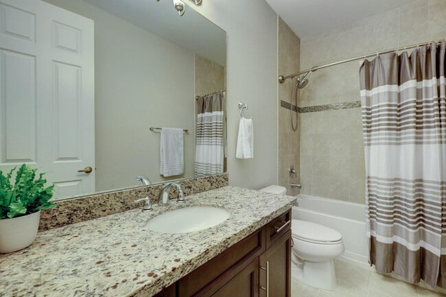 2140 Wells Pl in Palm Beach Gardens, FL - Building Photo - Building Photo