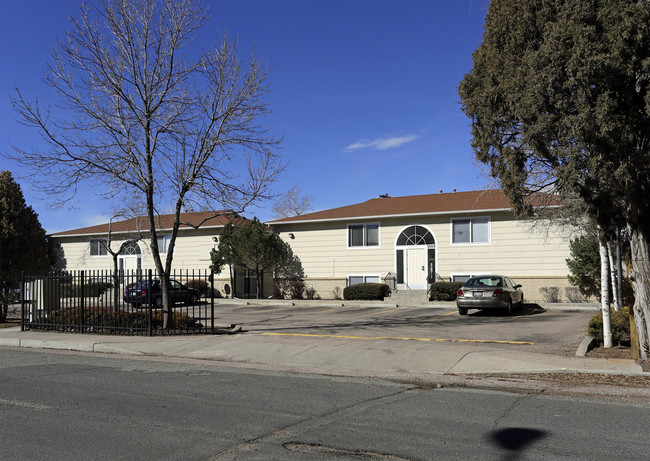 Quality Apartments in Colorado Springs, CO - Foto de edificio - Building Photo