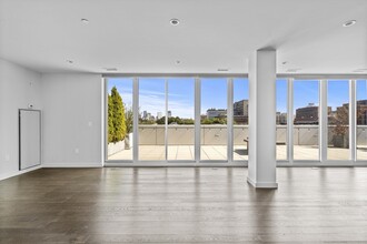 691 Massachusetts Ave, Unit 601 in Boston, MA - Foto de edificio - Building Photo