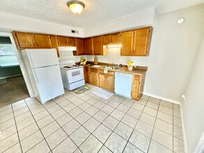 342 Old Gray Station Rd in Johnson City, TN - Building Photo - Building Photo