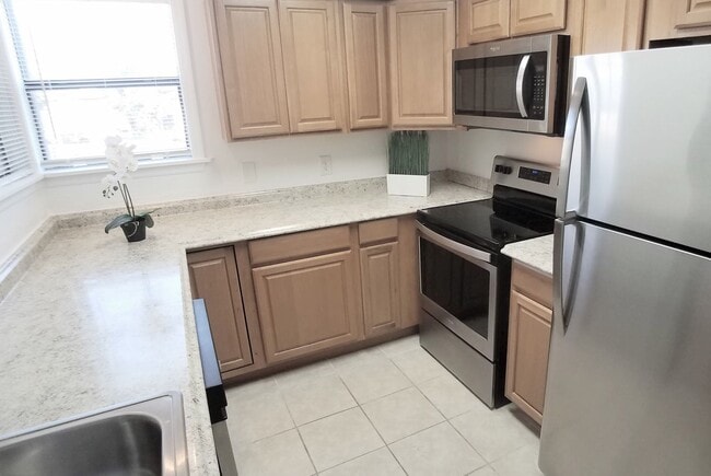 property at 2929 Antique Oaks Cir