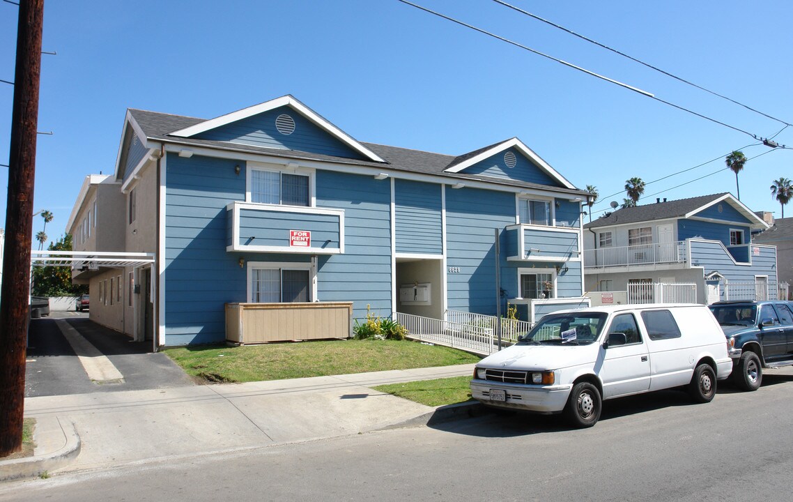 6628 Sylmar Ave in Van Nuys, CA - Foto de edificio
