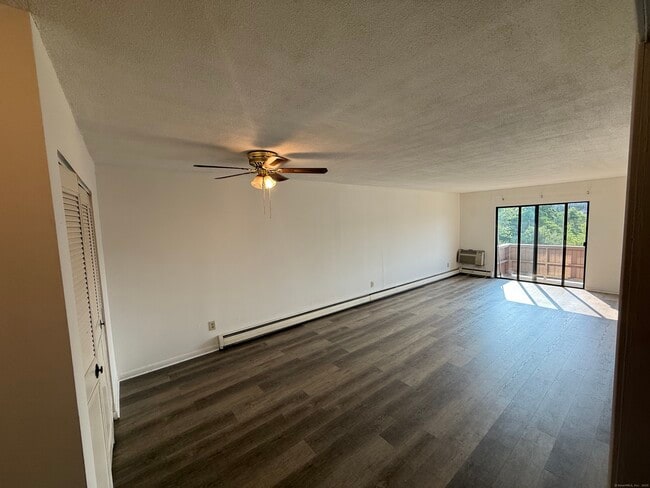40 California St in Stratford, CT - Building Photo - Building Photo