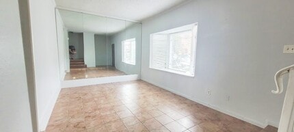7700 Creekbend Dr in Houston, TX - Building Photo - Building Photo