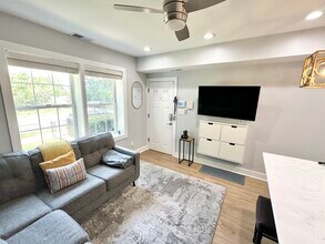 216 21st St NE, Unit 2 in Washington, DC - Building Photo - Building Photo