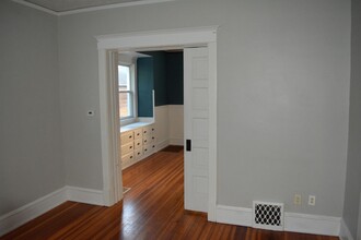 109 Fairview Ave in Bloomington, IL - Building Photo - Building Photo