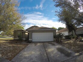 519 Sonoma Dr in Valrico, FL - Building Photo