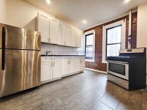 117 Post Ave, Unit 3H in New York, NY - Building Photo - Building Photo
