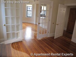 881 Massachusetts Ave in Cambridge, MA - Foto de edificio - Building Photo