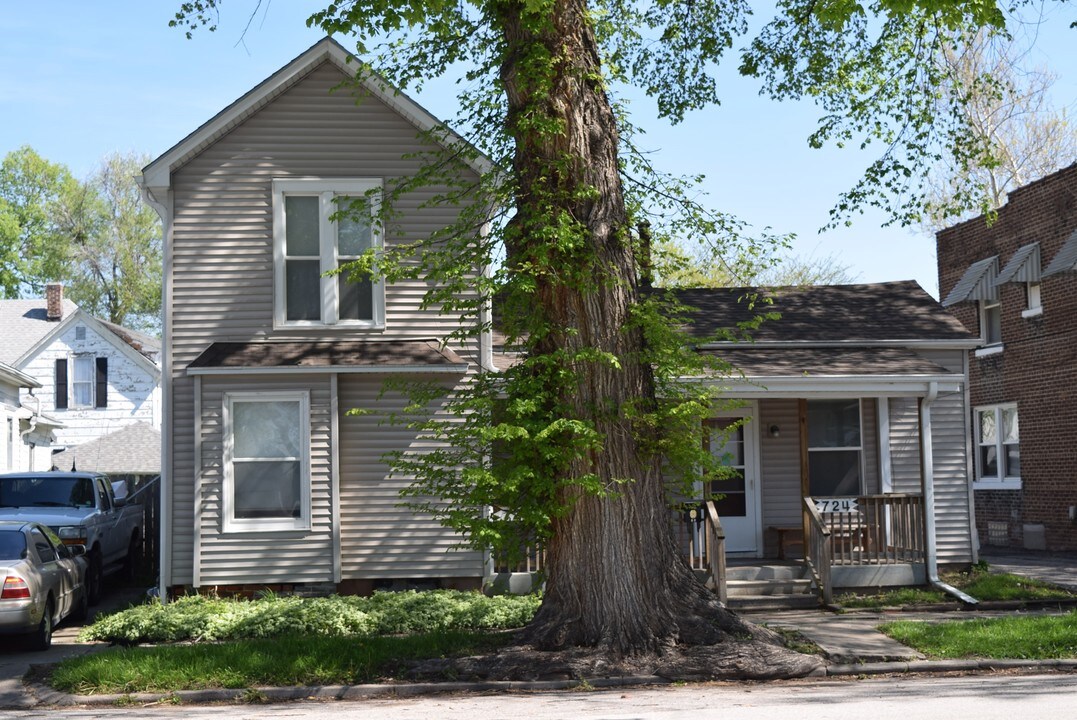 716 E Washington Ave in Council Bluffs, IA - Foto de edificio