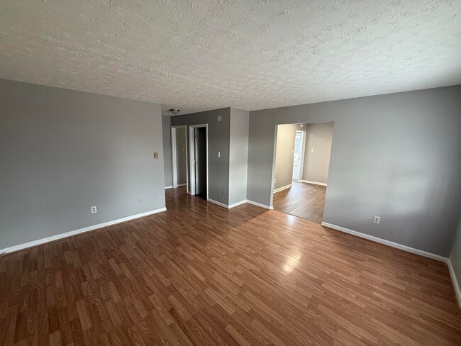 327 Garden Park Dr in Nicholasville, KY - Building Photo - Building Photo