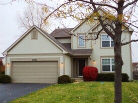 10348 Oxford Dr in Huntley, IL - Building Photo