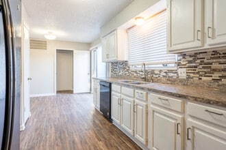 Enclave in Midland, TX - Building Photo - Building Photo