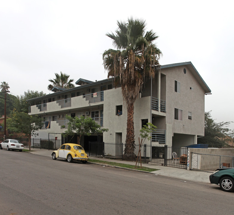 382 N Avenue 52 in Los Angeles, CA - Building Photo