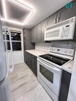 102 SE 10th St in Deerfield Beach, FL - Building Photo