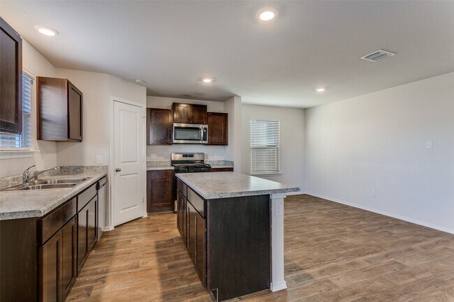 8511 Brisk Water in San Antonio, TX - Building Photo - Building Photo