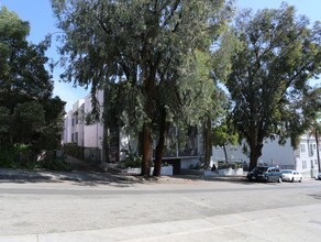 1820 El Cerrito Pl in Los Angeles, CA - Foto de edificio - Building Photo
