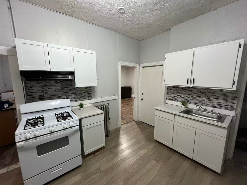 87 Devon St, Unit 2 in Boston, MA - Foto de edificio