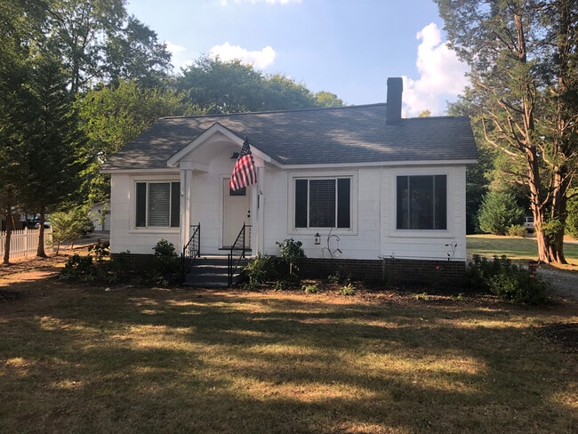 516 S Main St