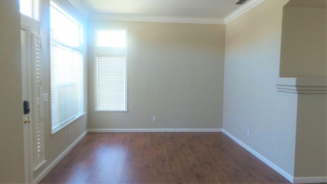 4412 Moreau Ct in Elk Grove, CA - Foto de edificio - Building Photo