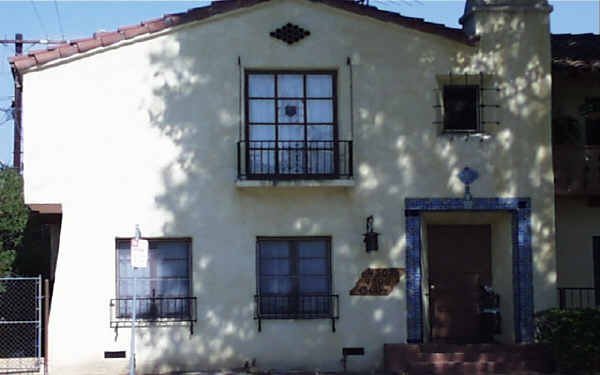 4300 8th Ave in Los Angeles, CA - Building Photo