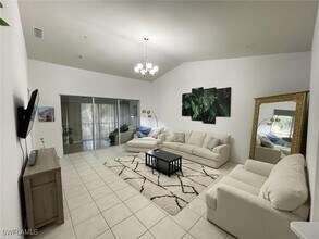 11620 Navarro Way in Ft. Myers, FL - Building Photo - Building Photo