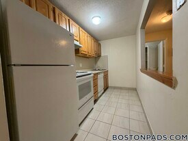122 Dustin St, Unit 35 in Boston, MA - Building Photo