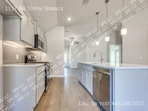 1117 SW 139th Ter in Oklahoma City, OK - Building Photo - Building Photo