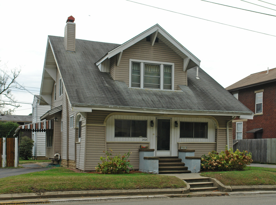 2505 Washington St SE in Charleston, WV - Building Photo