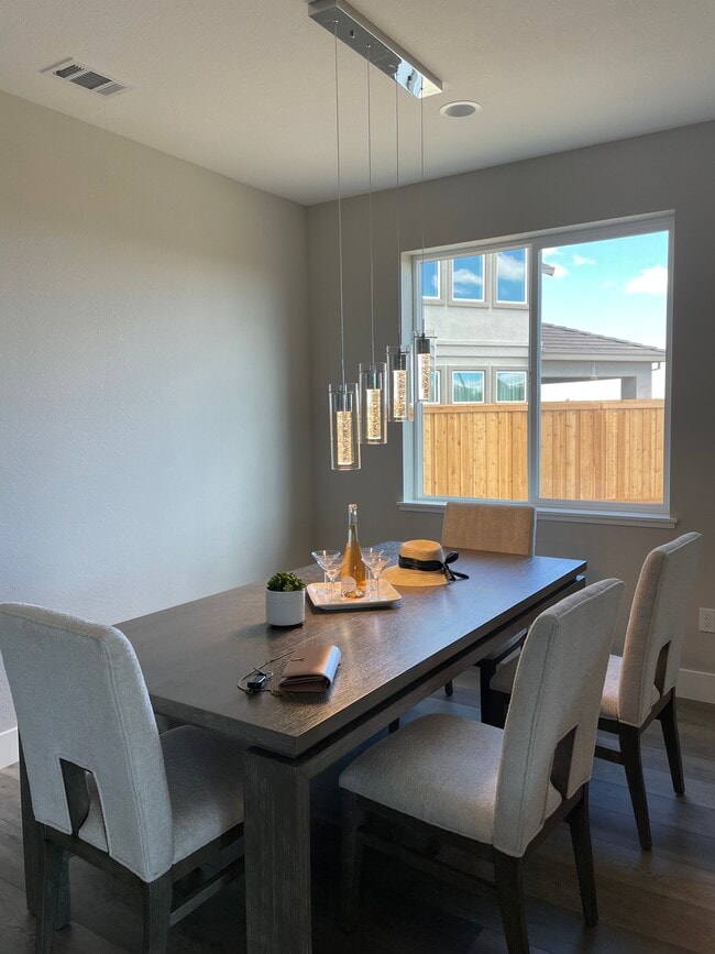 2850 Lumin Ct in Fairfield, CA - Foto de edificio - Building Photo