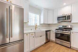 5268 N Thorn St in San Diego, CA - Building Photo - Building Photo