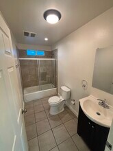 214 E 101st St in Los Angeles, CA - Building Photo - Building Photo