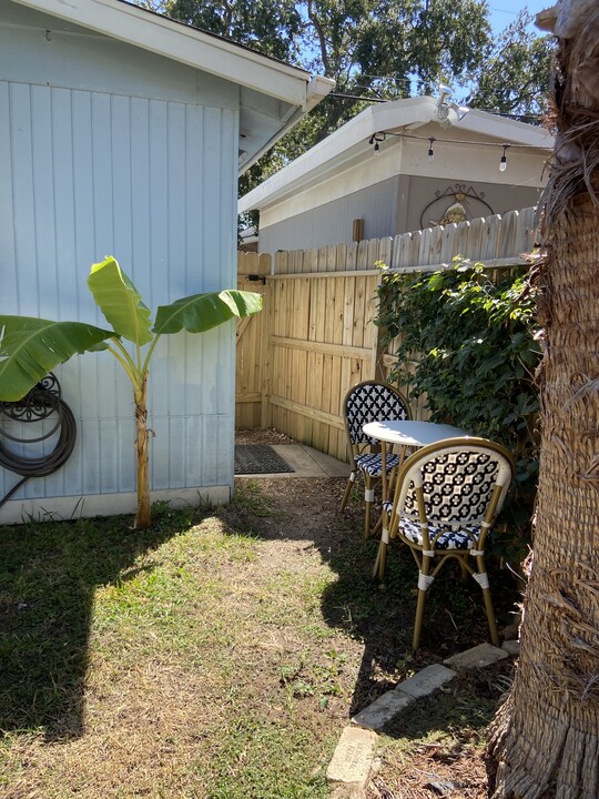 4819 Avenue Q, Unit GUEST HOME in Galveston, TX - Foto de edificio