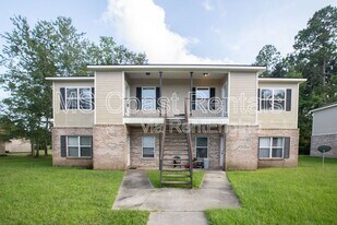 15815 Adam Rd in Biloxi, MS - Building Photo