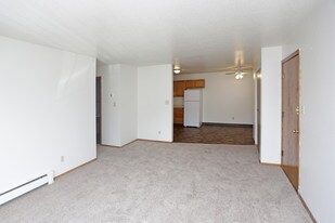 Southwood Estates in Fargo, ND - Building Photo