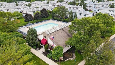 1630 Holland Dr in Hilliard, OH - Building Photo - Building Photo