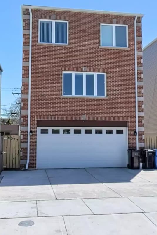 property at 6027 W Giddings St