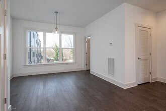 225 Cleveland St in Nashville, TN - Foto de edificio - Building Photo