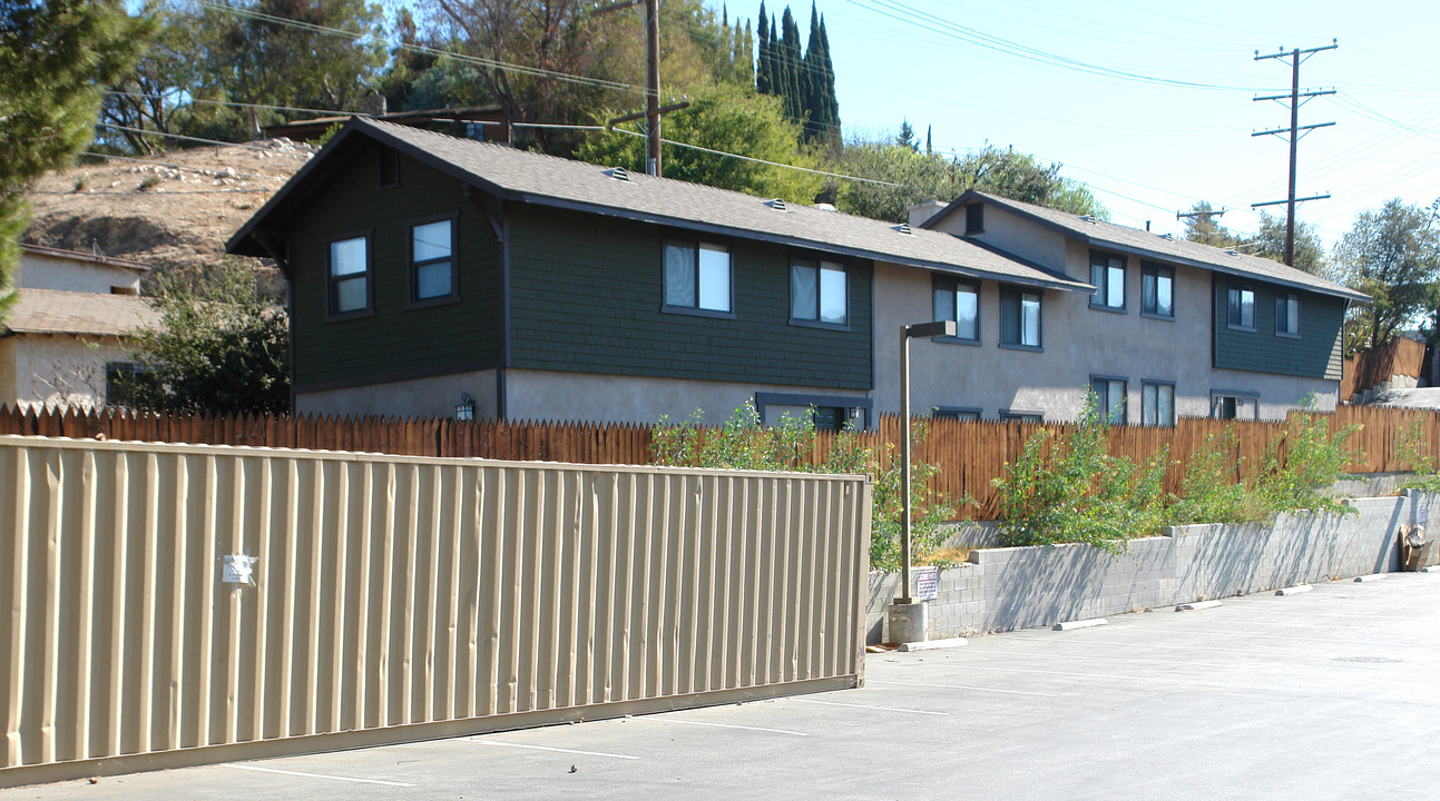 3834 Park Pl in Montrose, CA - Building Photo