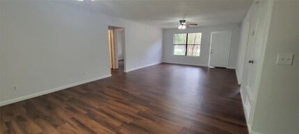 386 Lamaloa Ln in Bastrop, TX - Building Photo - Building Photo