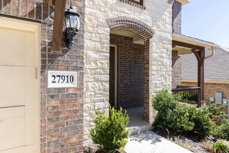 27910 Dana Creek Dr in Boerne, TX - Foto de edificio - Building Photo